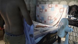 EL MASAJISTA ME CULEA SIN CONDOM