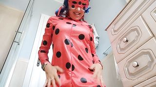 sexy lady bug with big ass