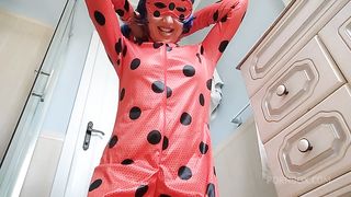 sexy lady bug with big ass