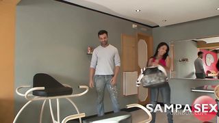 A NINFETA KELLY AMARAL GOZANDO DANDO O CUZINHO PRO PAUZUDO