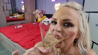 [PISS] MILK STUFFS BUSTY MILF LOUISE LEE HARDCORE ANAL IN POV, PISS IN MOUTH, SQUIRT, MILK SPEW ON COCK