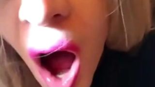 HORNY TRANNY FEMBOY ON CAM VIBRATION