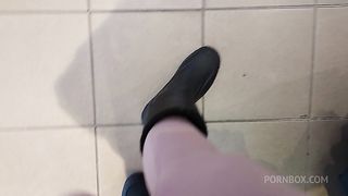 Perfect big ass in a public store