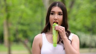 LISA BELYS RIDES THE BIKER S ROD