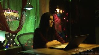 India Summer and Prinzzess meet online and procced to the Lamoyne hotel for some hot Lesbian action