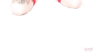 Blonde slut fucking her ass