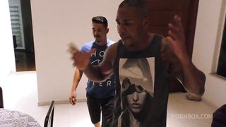 Luna Oliveira fez orgia com os amigos do marido corninho