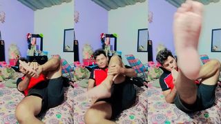 DEYCUMXXX - LICKING MY FEET LIKE A BITCH