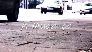 My friend helped me with my move and I gave him my pussy to say thanks. - Oscar Luz e Lunna Real