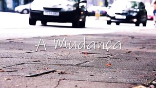 My friend helped me with my move and I gave him my pussy to say thanks. - Oscar Luz e Lunna Real