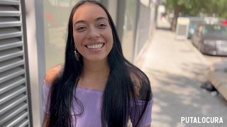 PUTALOCURA - VALENGMZ ES CONVENCIDA EN LA CALLE PARA FOLLAR Y TRAGA MI LEFA EN PILLADAS.