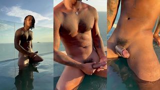 SAUDADE DE UMA PISCINA, E UMA BOQUINHA AQUI MAMANDO MEU PAU