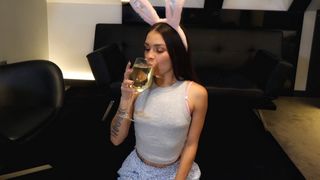 REAL LIFE PORNO 48: YESSICA BUNNY - RIMMING, PISS DRINKING AND HARD SEX.