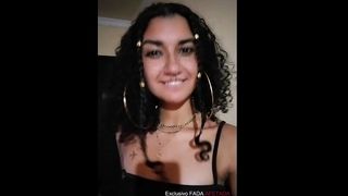 BRINCANDO SOZINHA FALTOU ALGUEM AQUI PRA ME FODER GOSTOSO.
