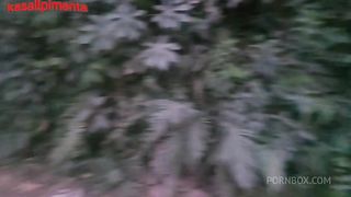 transando com uma gostosa de uma colonia marginal sem camisinha, por algumas latas, safado tira proveito da pobreza e goza ate no cuzinho dela!