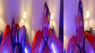 MADRASTRA LATINA SE MASTURBA EN FRENTE DE SU HIJASTRO Y AL FINAL LE CHUPA LA VERGA!! ES UNA PUTA TRAGONA ADICTA AL SEMEN!!