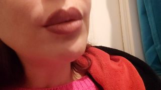 ITALIAN HOUSEWIFE HUMILITE YOU WITH A FRIEND