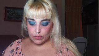 MAKE UP