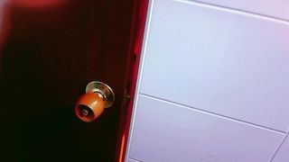 MI MADRASTRA HACE QUE ESTAR A SU MARIDO COMO UN CORNUDO LA MILF QUIERE TODO EL SEMEN EN SU BOCA