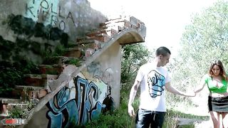 Good anal sex at a abandonned house !