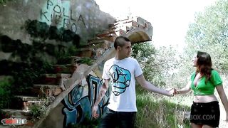 Good anal sex at a abandonned house !