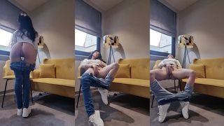 PLAYING WITH MY PUSSY IN A HOTEL ROOM