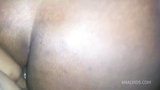 Gozando gostoso no cuzinho da preta
