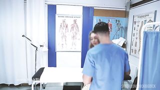 Follando en el centro de masaje con una milf muy guarra