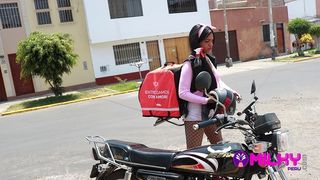 FUCK V3NUSLYNN THE HUMBLE DELIVERY GIRL