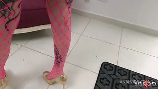 O safado nao aguentou e gozou no meu rabo
