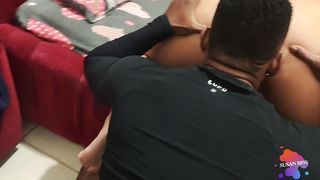 CHUPOU MINHA BUCETA DE QUATRO, FIQUEI MOLHADINHA, FUDEU COM FORCA NA CAMA DO CORNO DO MEU MARIDO