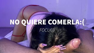 NO QUIERE COMERLA:(