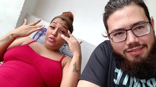 ESTA MUJER ME VUELVE LOCO QUIERE QUE FOLLE CON SU MEJOR AMIGA