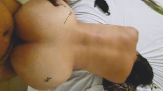 POWERLIFTER SE DEJA COGER Y GIME DE LO MAS DELICIOSO, NOS TERMINAMOS VINIENDO JUNTOS