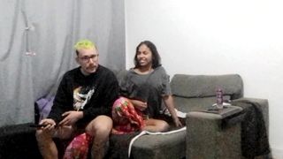 PEGANDO DE JEITO NO SOFA