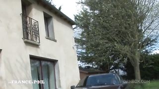 Angie, prof nympho, offre sa chatte et son cul a son nouvel eleve!