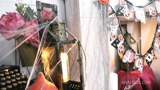 Cutie celebrates Halloween by having anal sex with her man