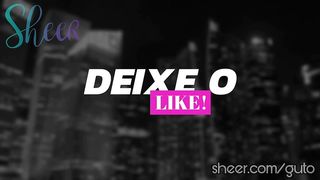 RABUDA TATUADA DANDO A BUCETINHA NO MEIO DA RUA...