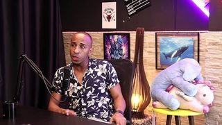 NEGRO MOSTRA O PAU APOS DIZER QUE PRECISOU TOMAR PONTOS, QUE NAO CONSEGUIU FAZER PORQUE A MULHER ESTAVA ESTRANHA E SOBRE UMA INFECCAO - NEGRO TOP DELICIA (SHEER/RED)