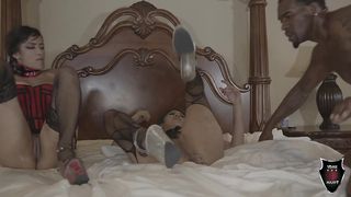 ROME MAJOR BANGS & EATS KITTY JAGUAR & CHANNY CROSSFIRE S TWATS!