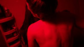 DUAS GOSTOSAS SE PEGANDO DURANTE BANHO - GAROTAS LINDAS TOMANDO BANHO E SENSUALIZANDO BEM GOSTOSO.