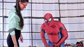 COUGAR SEDUCTRESS SOFIE MARIE SUCKS SPIDER MANS HUGE DICK