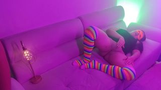 DESCUBRI QUE LA ESPOSA DE MI MEJOR AMIGO ES LA PUTA DEL BAR ME DEJA FOLLARLA SN CONDON A CAMBIO DE MI SILENCIO!!