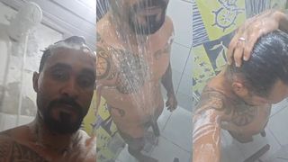 VEM TOMAR UM BANHO GOSTOSO COM ESSE PUTO - MAX PUTO KARIOCA