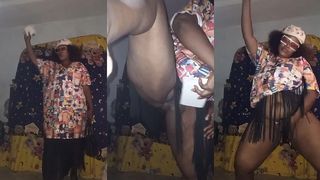 PREACHING LADY SHOWS HER PUSSY