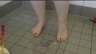 HEISSE DUSCHE NACH DEM DATE