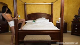 Eliza Ibarra needs a woman to relieve her dripping wet pussy