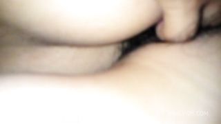 Me dio su culo como prueba de amor... No sabia que era su primera vez y le meti todo, empezo a gritar y acabo disfrutando.