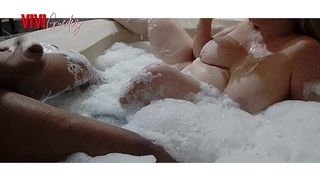 SHE EVEN DROOLS ON THE BOY S THICK COCK WHILE SUCKING IT LIKE THIS AND THEN RELEASES HER DELICIOUS PUSSY WITH HER LEGS OPEN AND EVEN SITS RIDING THE BIG DICK, SWALLOWING THE WHOLE ROD WITH HER PUSSY U