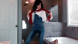 MIKASA ACKERMAN WETTING HER JEAN OVERALLS & PANTIES